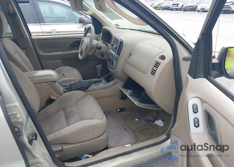 2005 Ford Escape Xlt z USA, uszkodzony, nr VIN 1FMYU93145KA20548